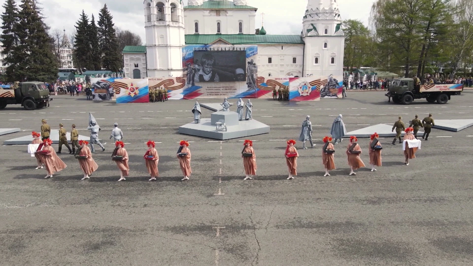 Die Straßen von Yaroslavl zu Ehren des Victory Day werden mehr als 4 Tausend Fahnen schmücken