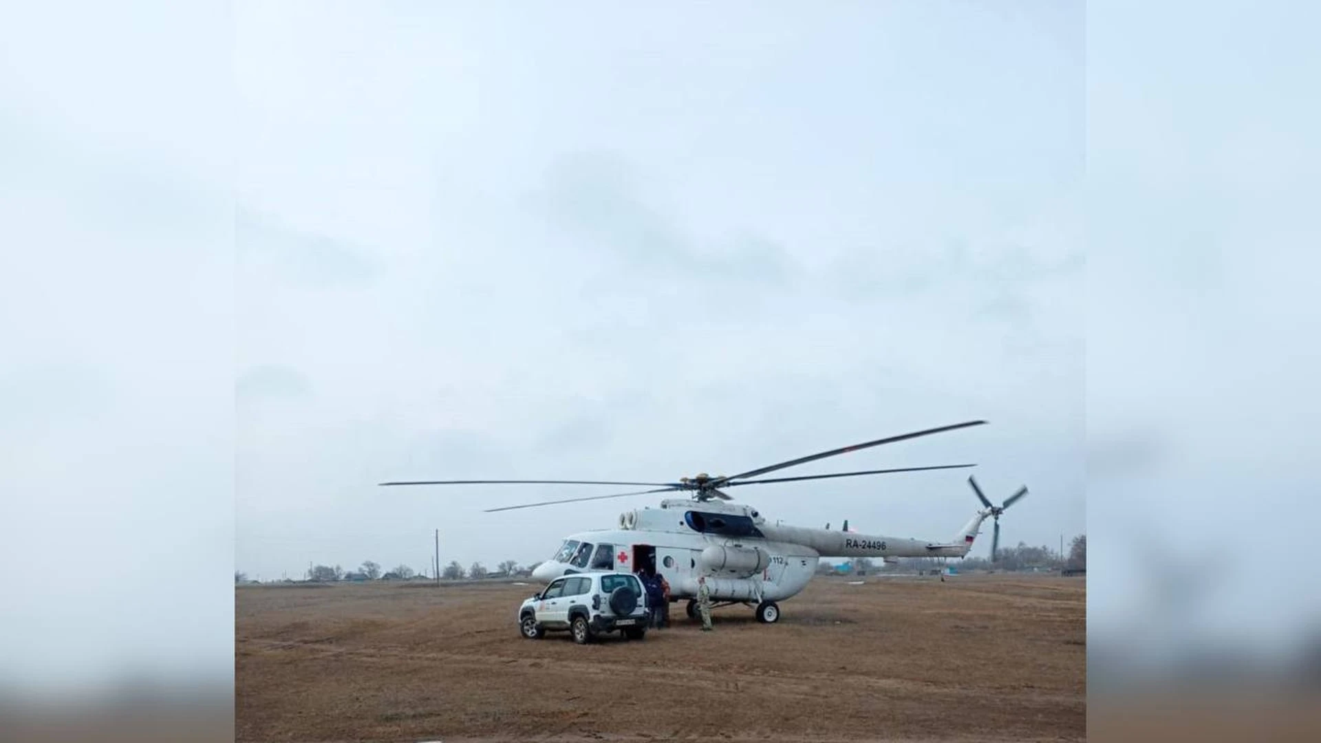 Sanaviation llegó a la ayuda de un residente de un pueblo cortado de agua cerca de Sol-Iletsk