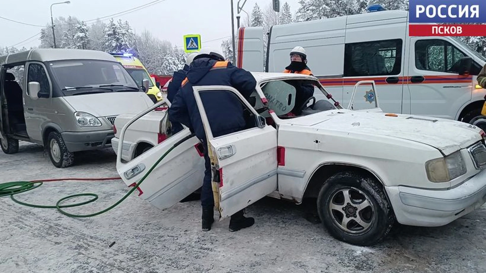 Псковские спецслужбы отработали взаимодействие по ликвидации последствий ДТП