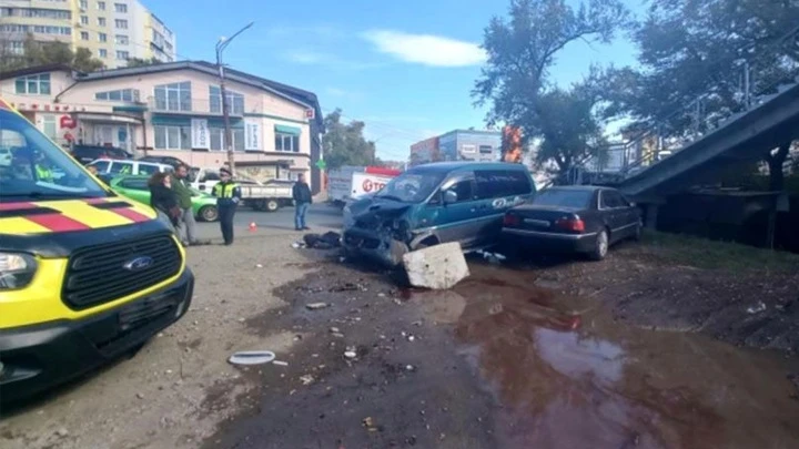 ЧП Пьяный водитель сбил пешехода и устроил массовое ДТП во Владивостоке