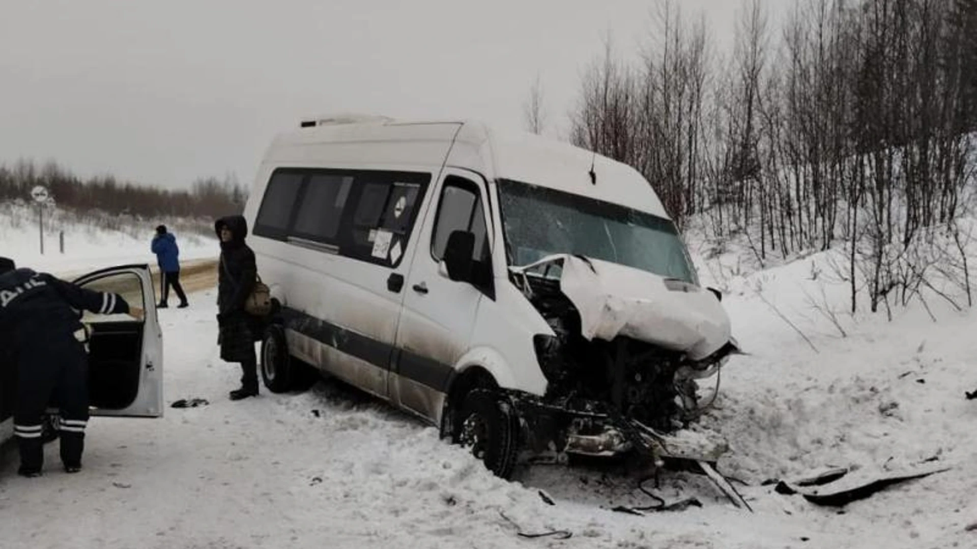 Семь человек пострадали в столкновении трех автомобилей в Удмуртии