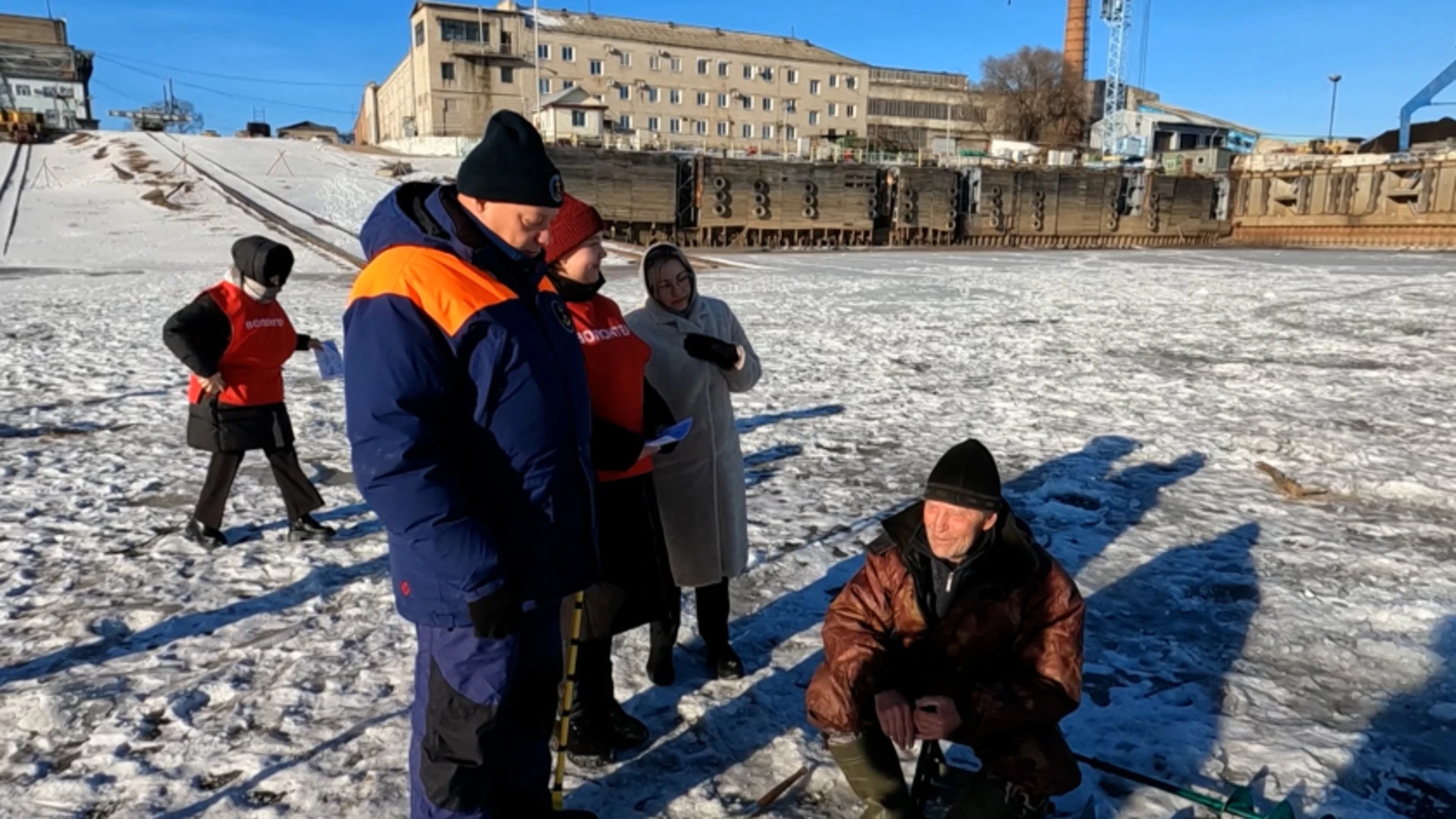 Амурчан предупреждают об опасности выхода на неокрепший лед