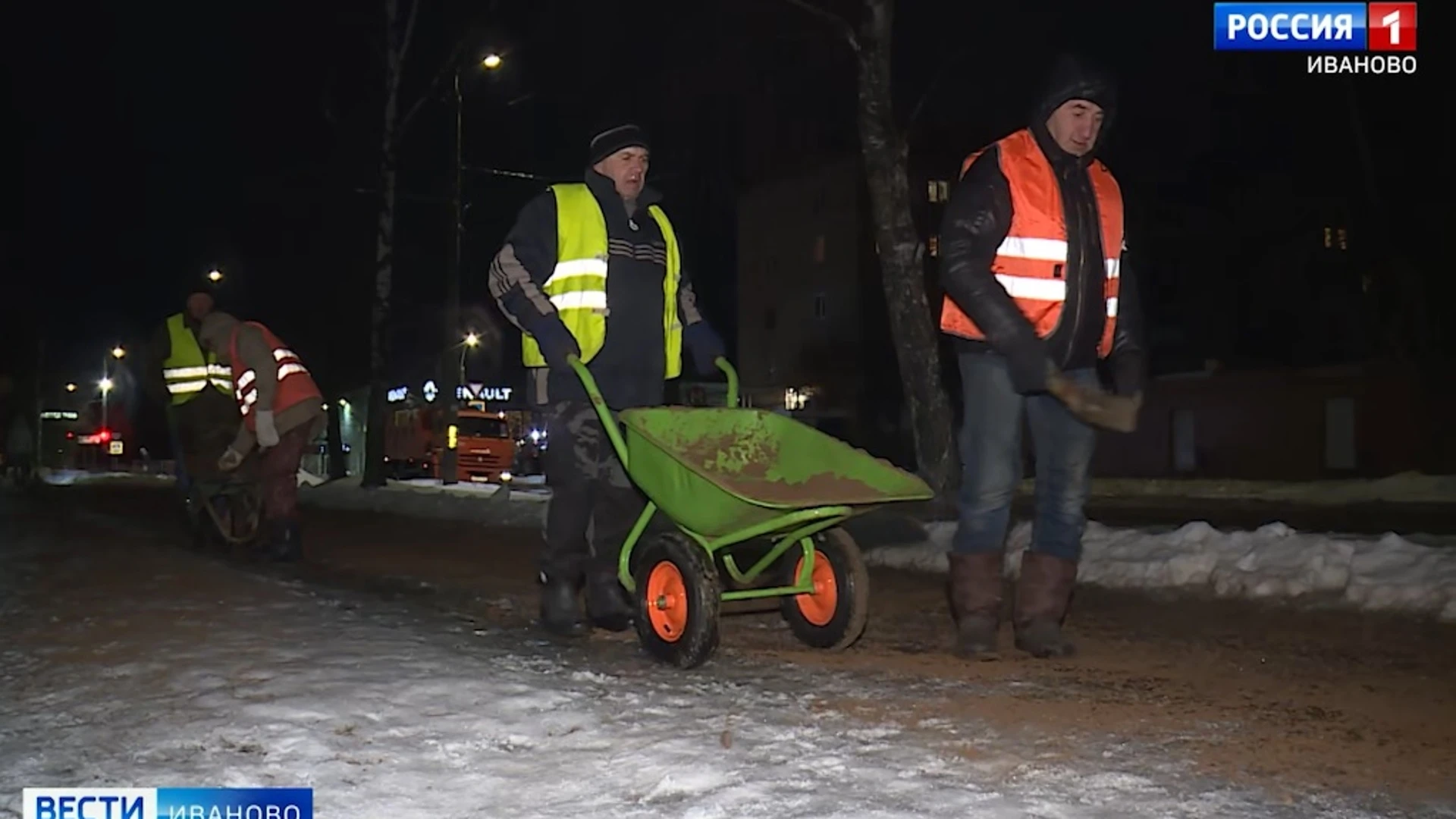 На дорогах в Иванове работает дополнительная спецтехника