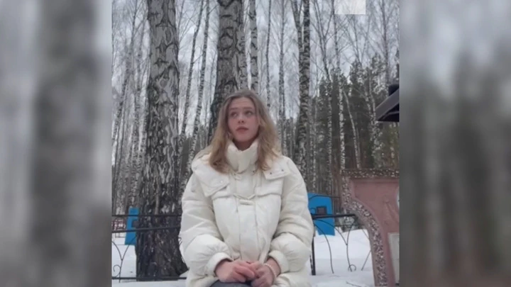 Girl from Achinsk, who recorded a video in the cemetery, became the victim of fraudsters