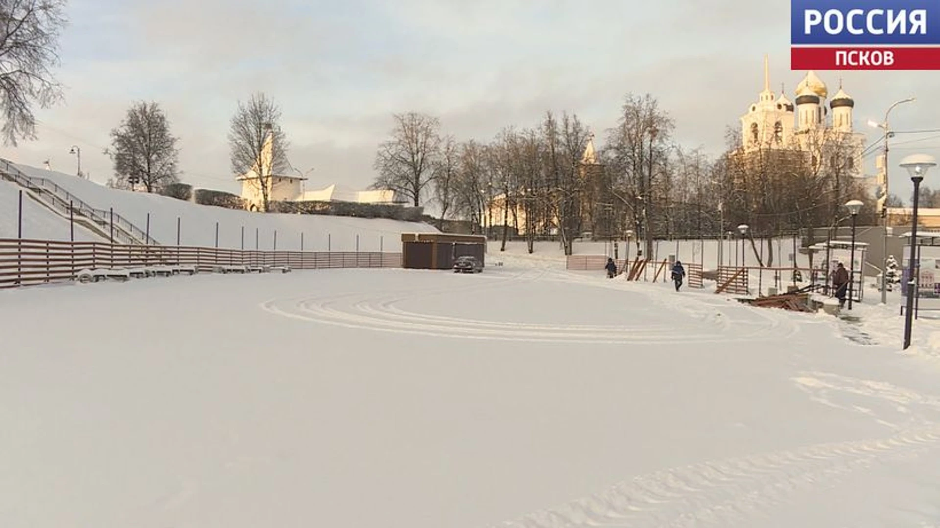 К концу недели в Финском парке зальют каток