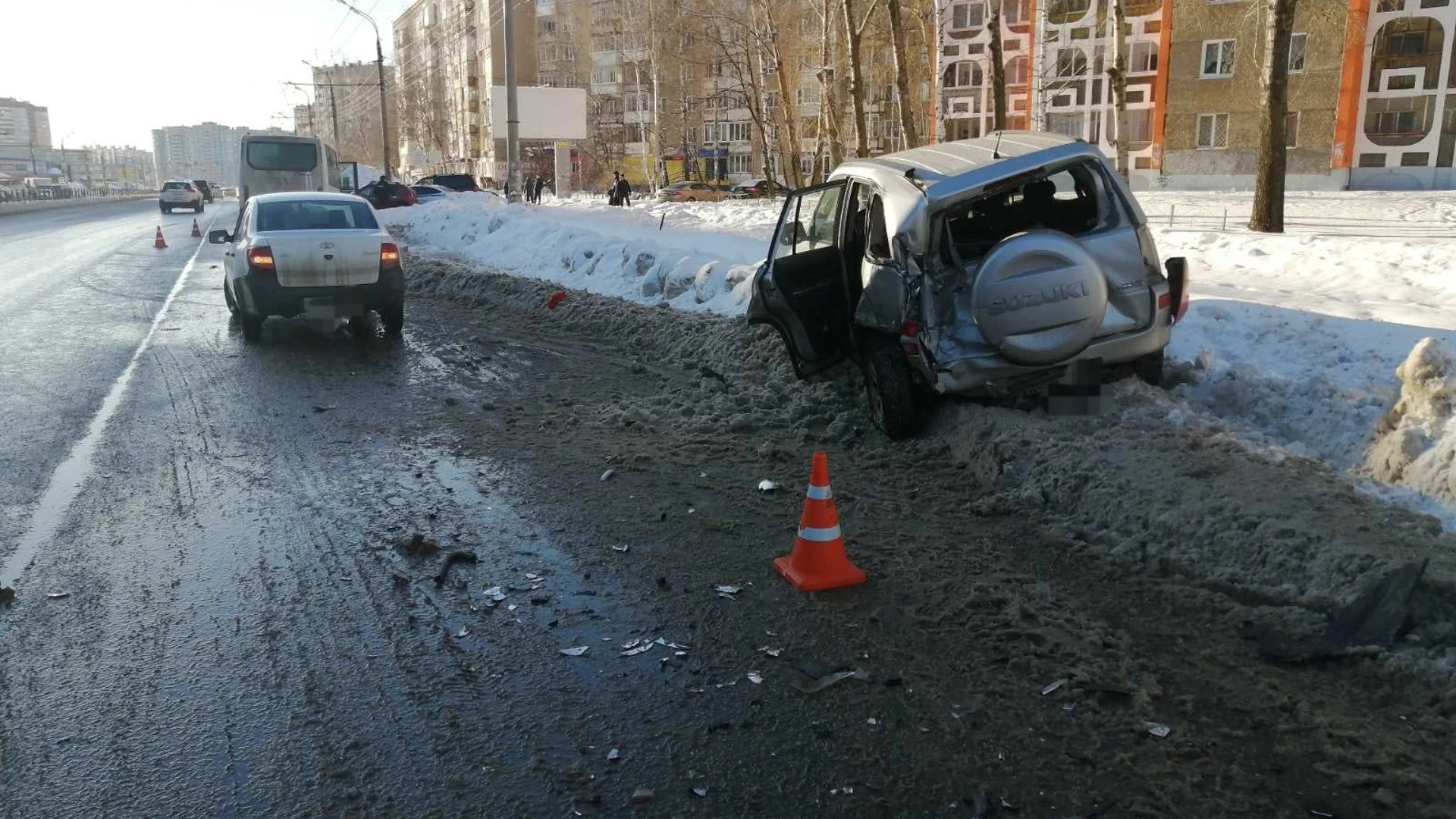 В Ижевске произошло ДТП с большим количеством пострадавших