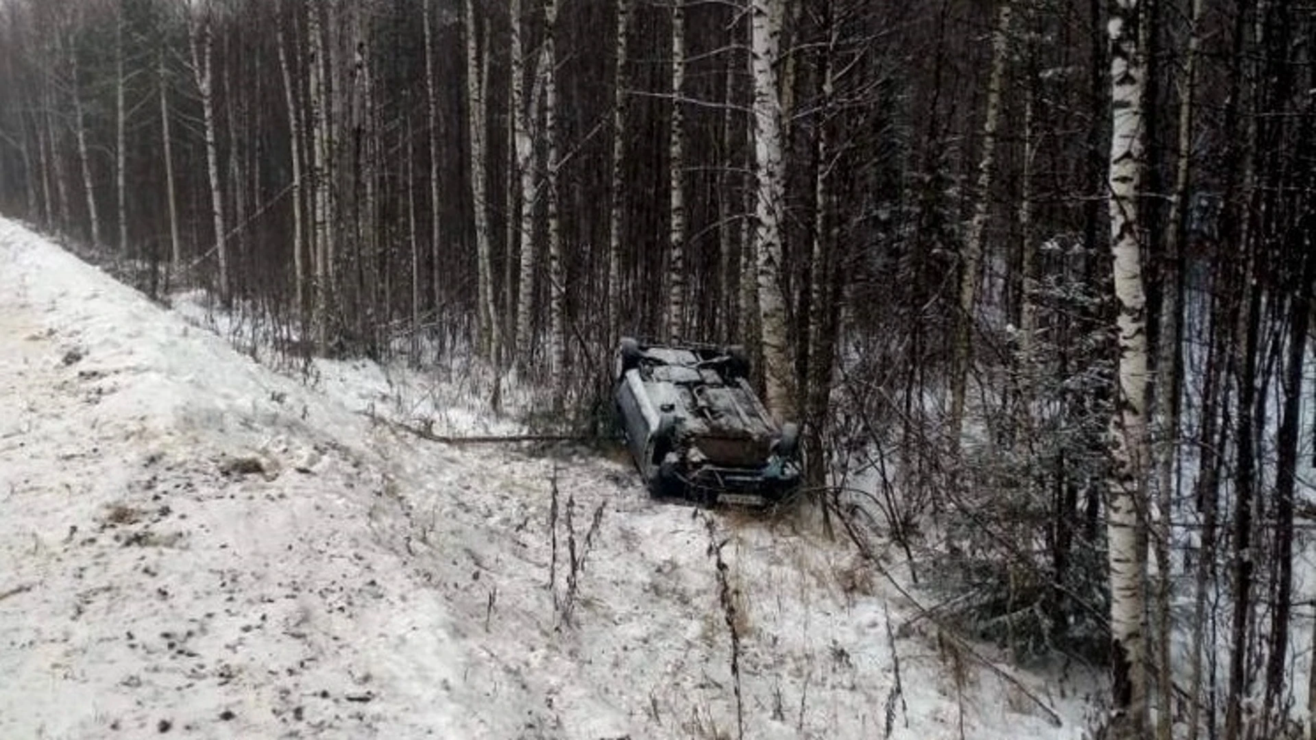 В выходные на дорогах Марий Эл в кювет съехали три автомобиля