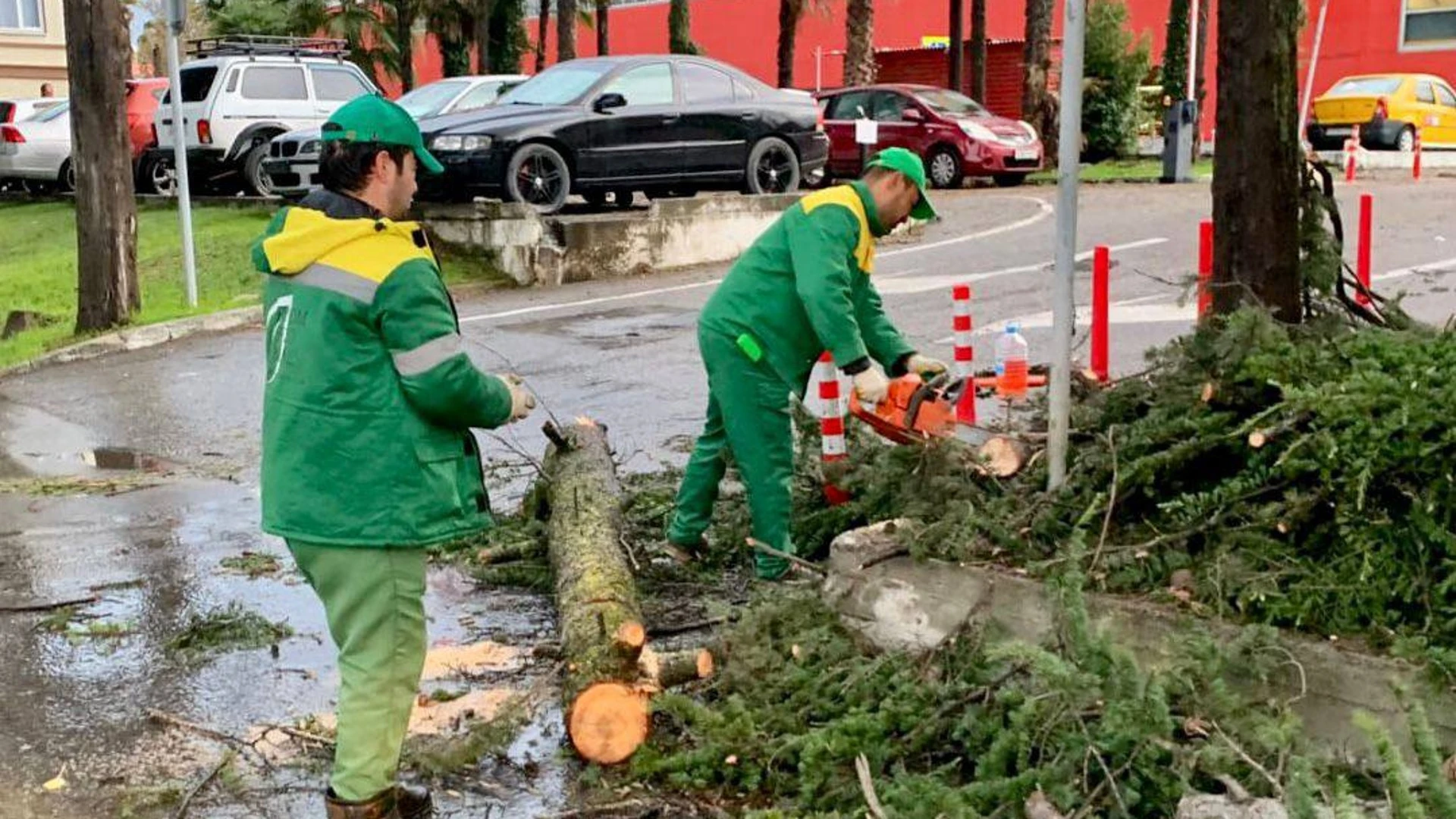 Движение поездов в Сочи приостановлено