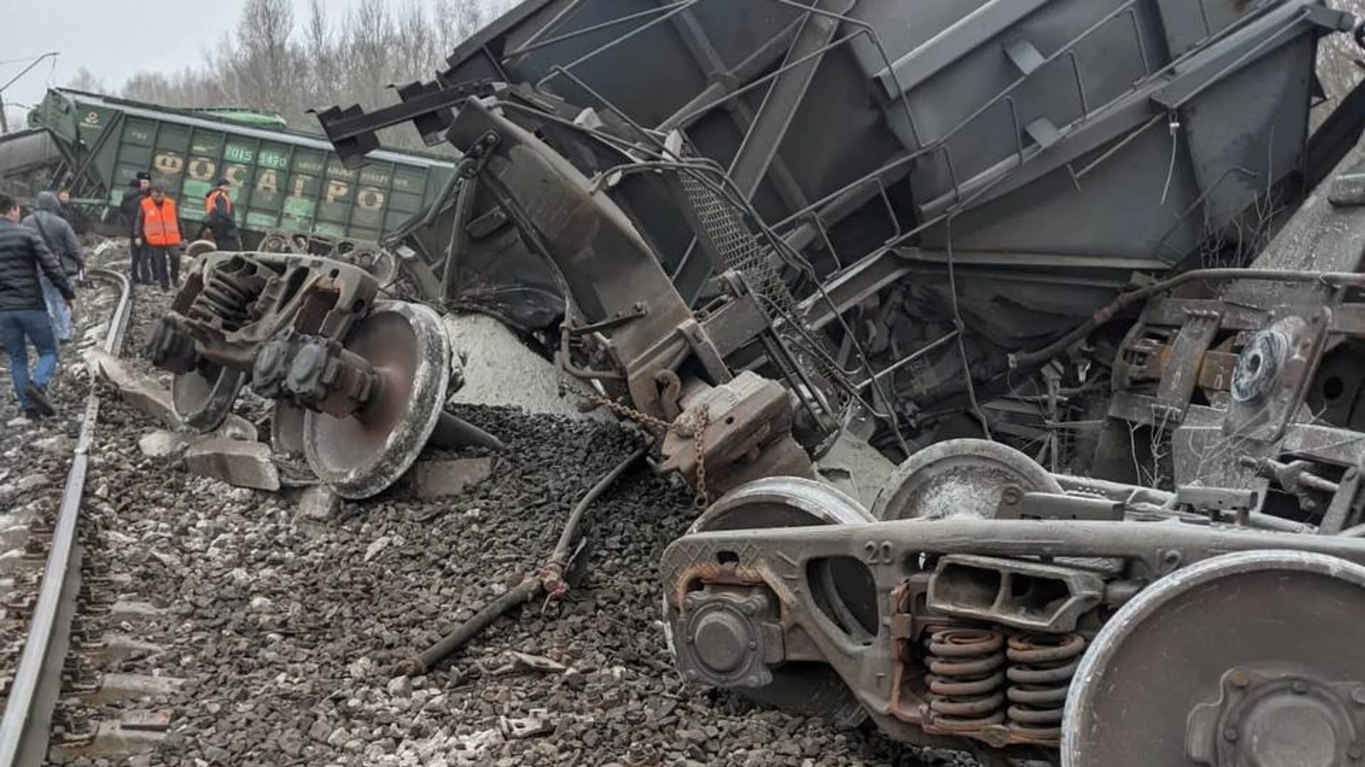 Два десятка вагонов сошли с рельсов под Рязанью