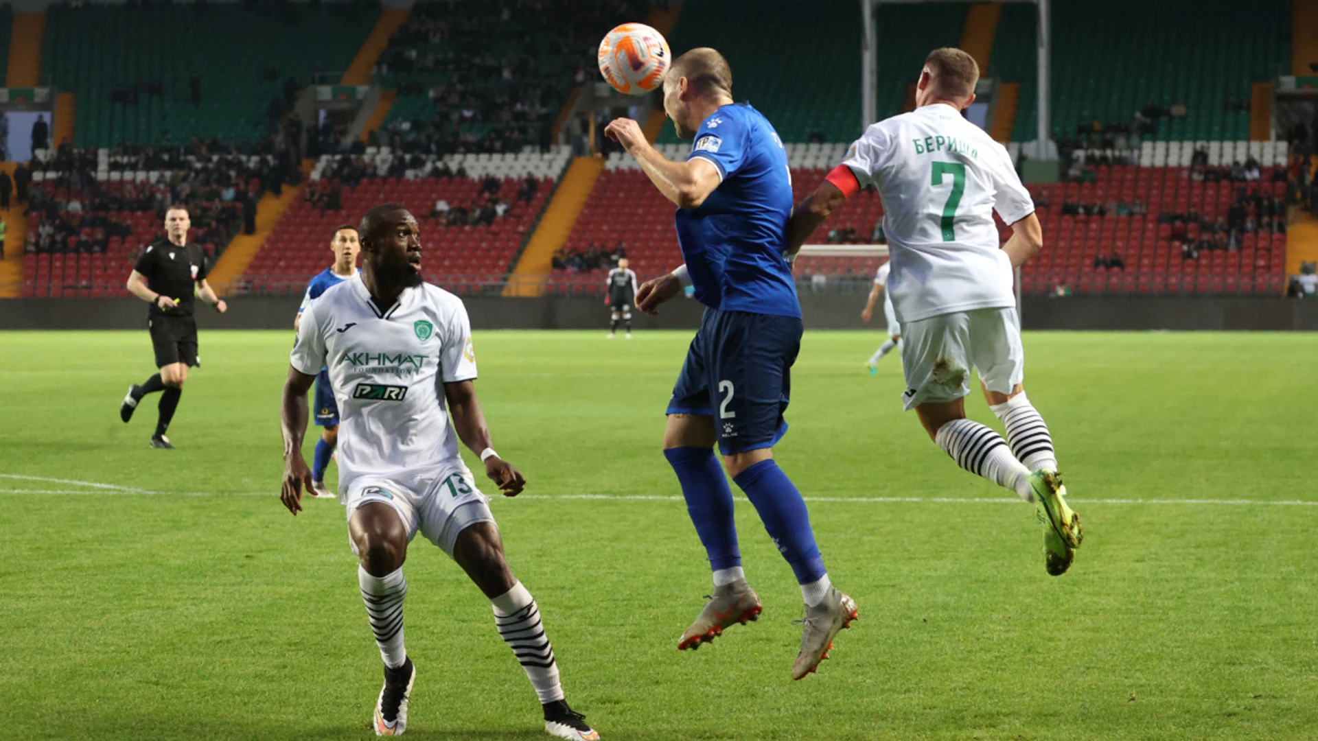 "Факел" одержал волевую победу в игре с "Ахматом"