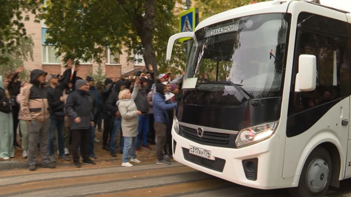 Вести. Южный Урал В Челябинской области первые группы мобилизованных отправляют на подготовку