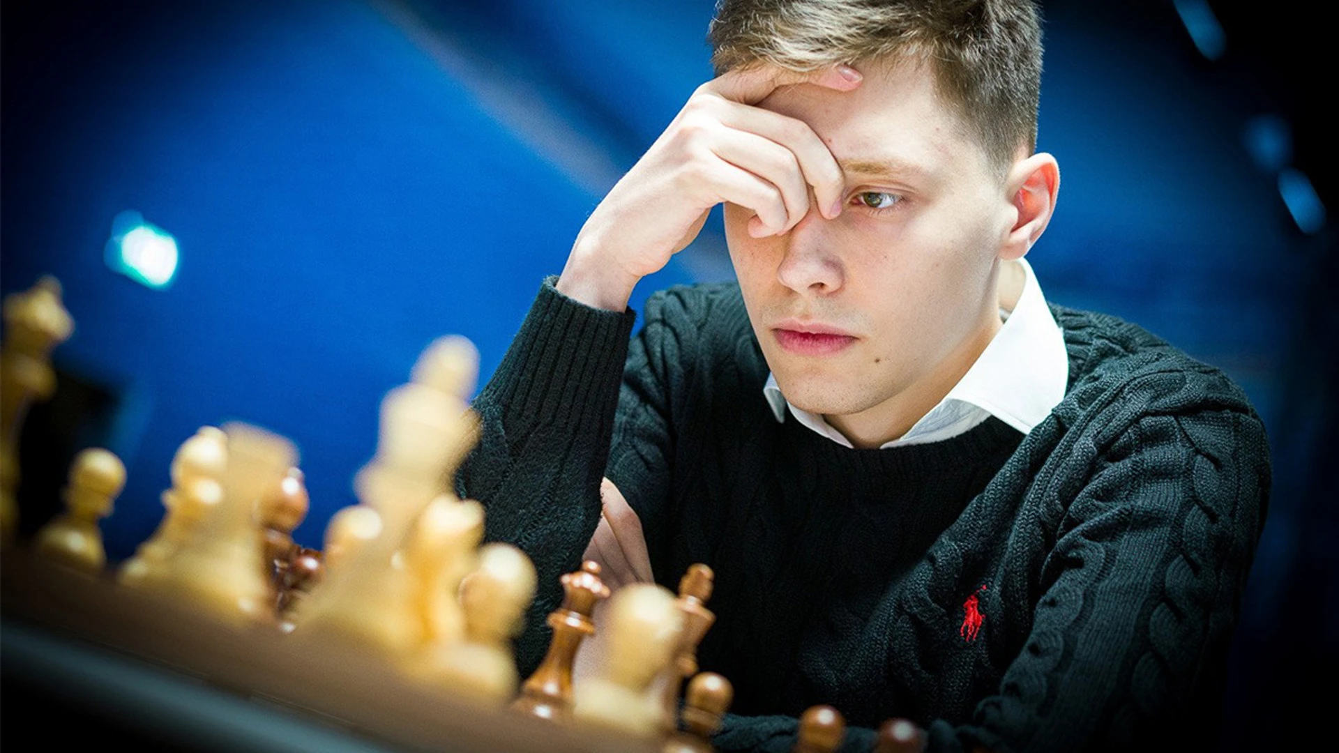 FIDE Grand Swiss. Есипенко в окружении фаворитов