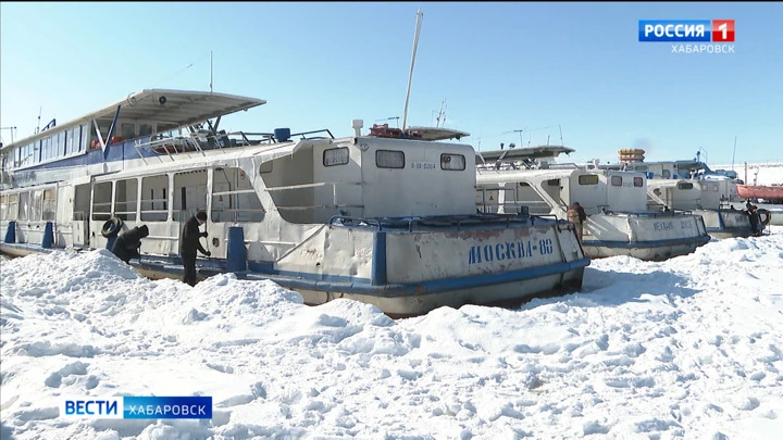 La préparation à la navigation de banlieue a été inspectée par le maire de Khabarovsk