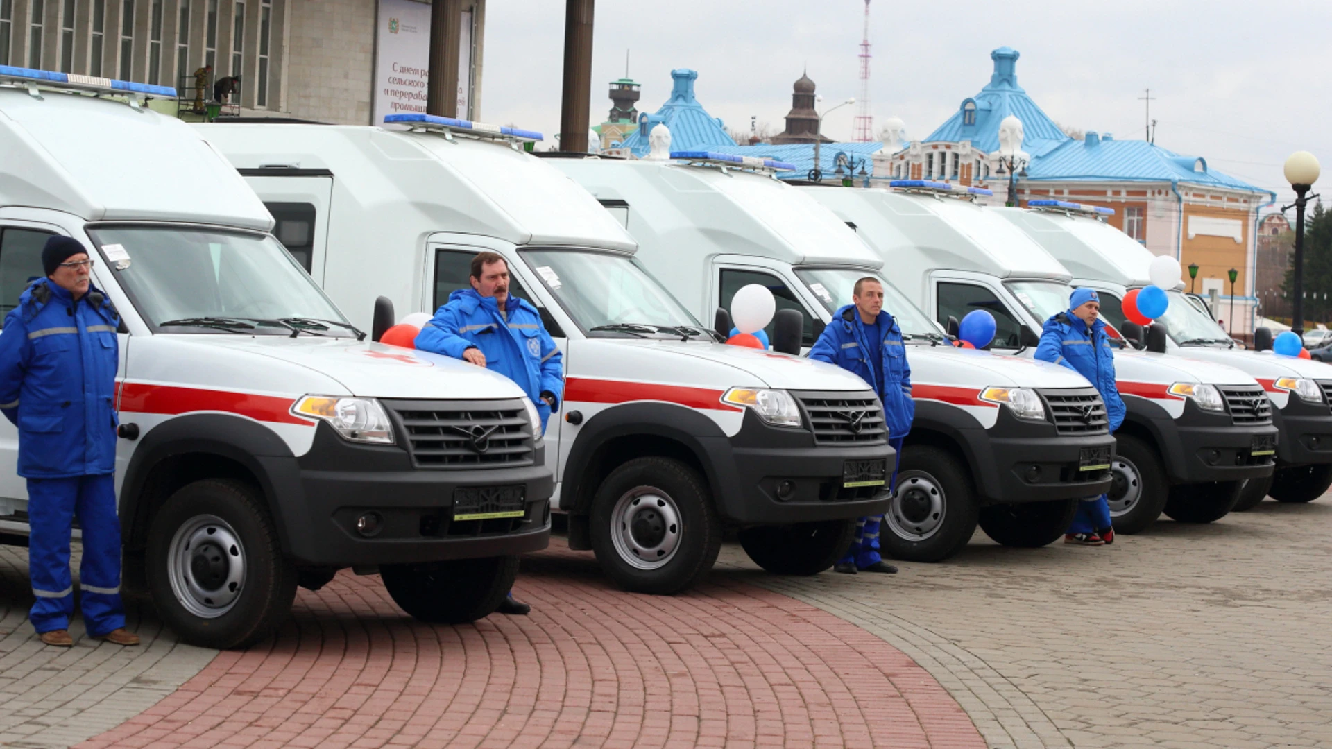 В районные больницы Томской области поступят 12 новых автомобилей "ГАЗ" и "УАЗ"