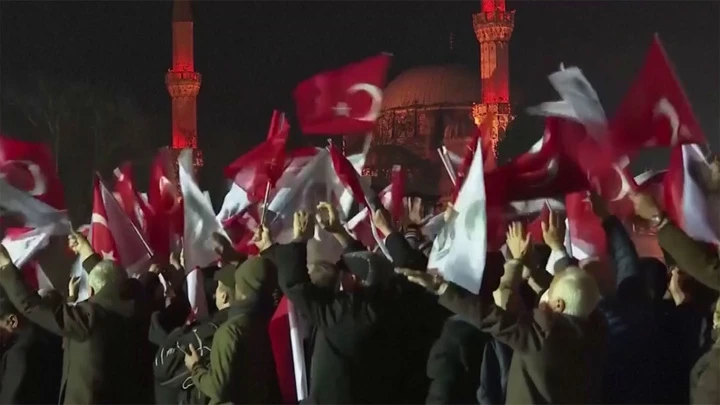 İstanbul belediye başkanı gözaltına alındıktan sonra Türkiye protestoları