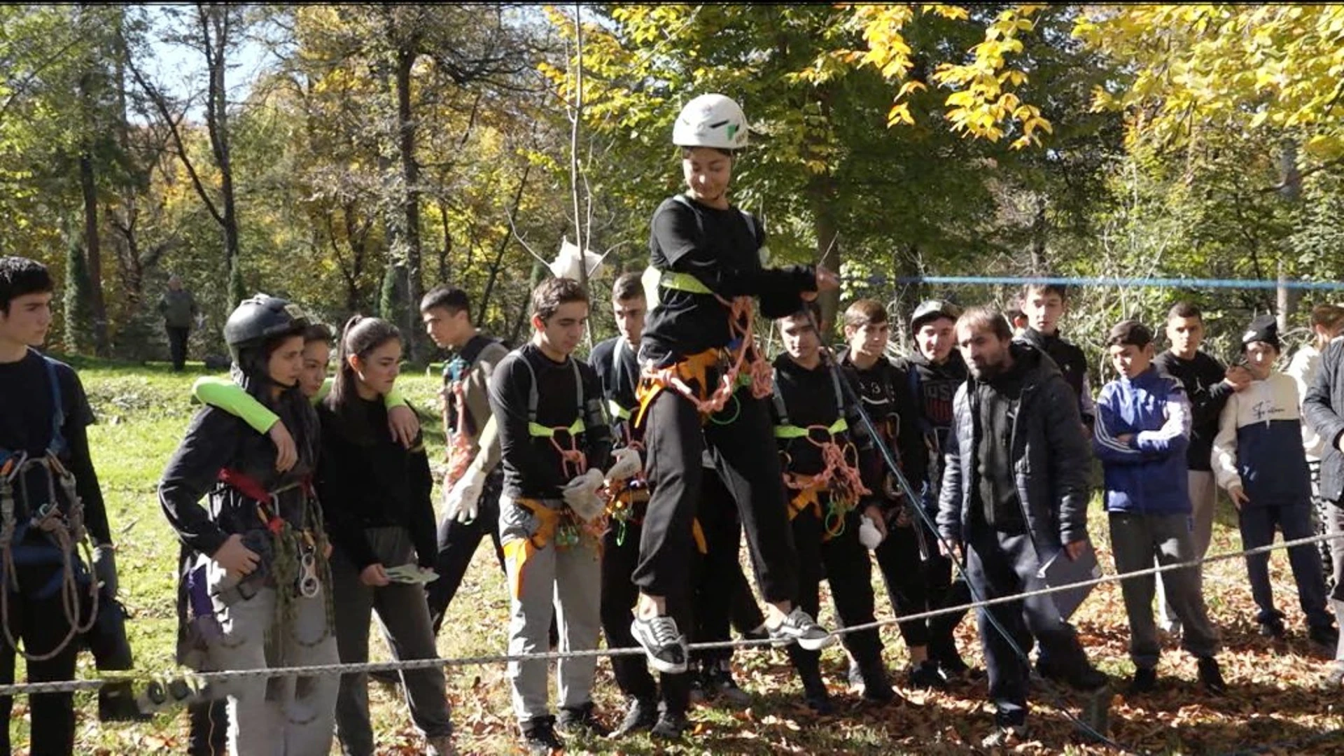 В лесопарковой зоне "Сапицкая будка" проходит соревнования по спортивному туризму