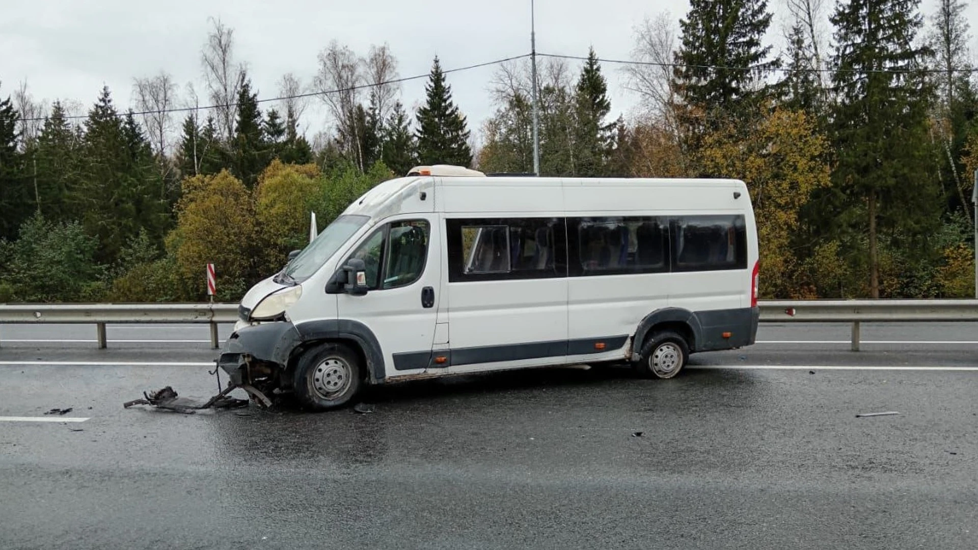 Микроавтобус с детьми попал в аварию под Калугой