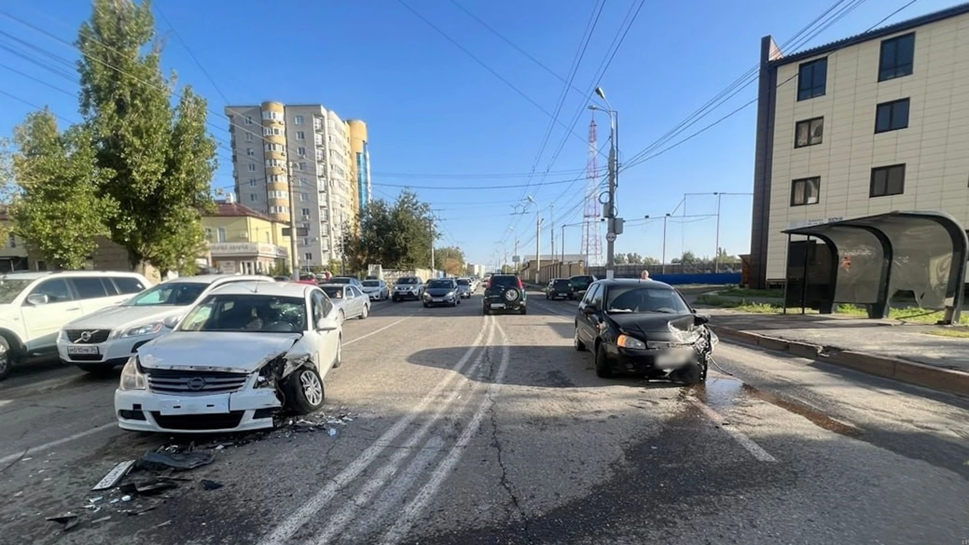 Водитель спровоцировала ДТП в Волгограде при попытке успеть проехать на красный