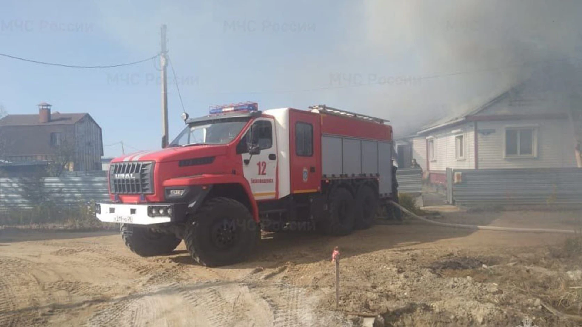 Пожар в частном жилом доме тушили огнеборцы Благовещенска