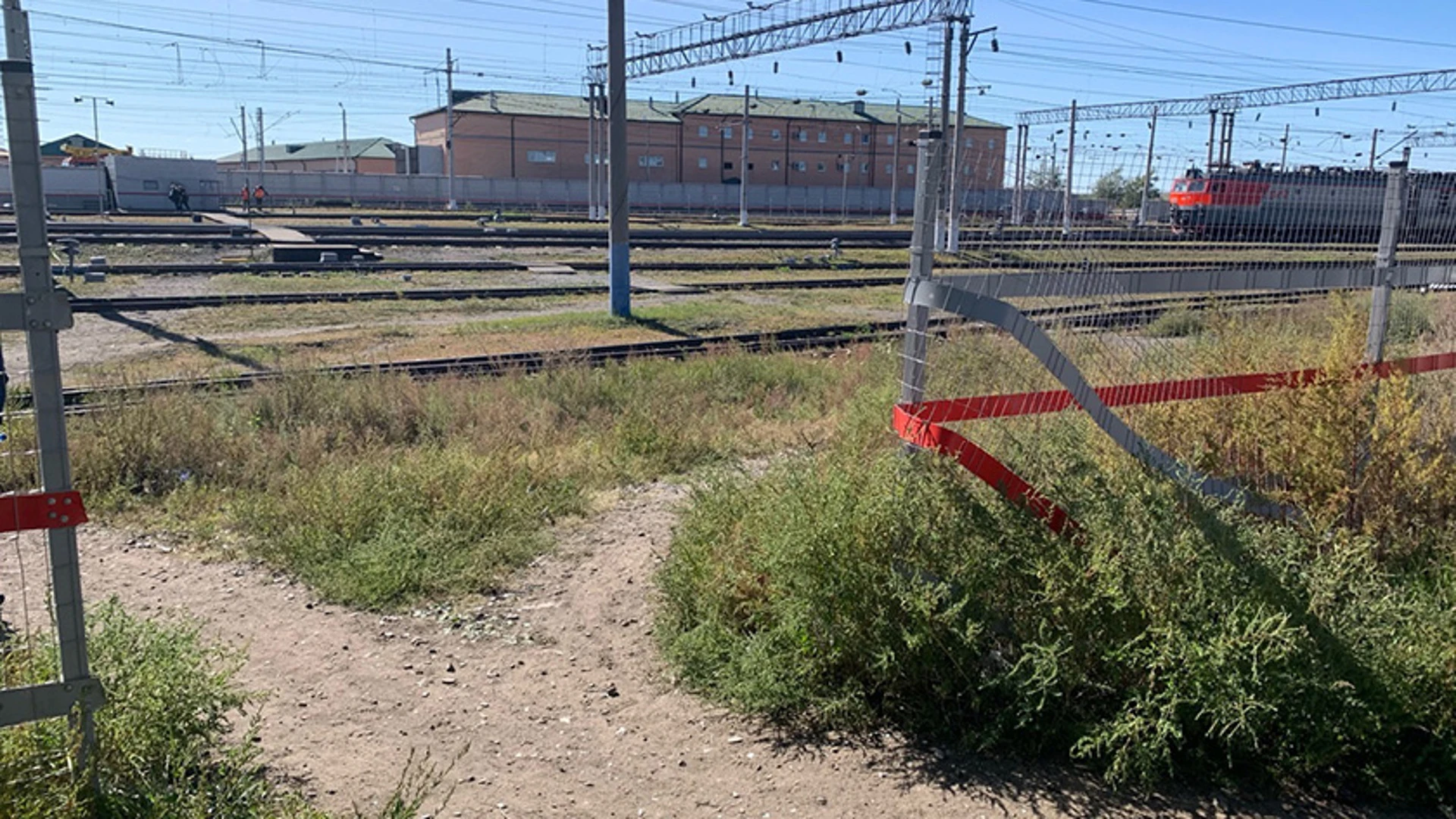 Жители Приамурья и Забайкалья ломают ограждения вблизи железной дороги