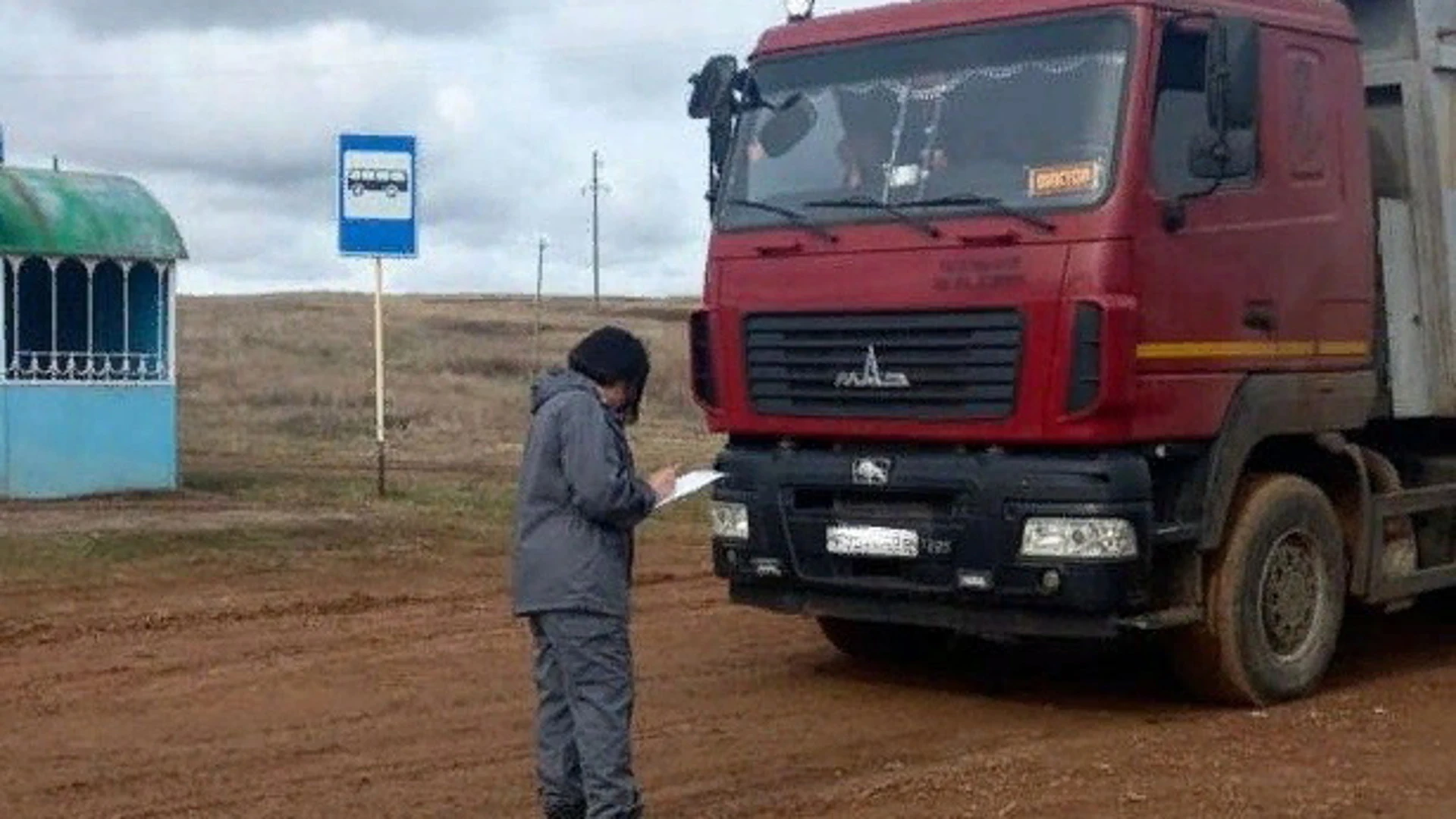 Около 2 тысяч тонн зерна пытались незаконно вывезти из Оренбуржья в Казахстан