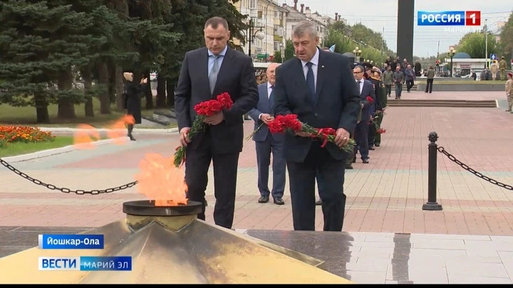 Вести. Марий Эл Врио Главы Марий Эл Юрий Зайцев почтил память погибших в День окончания Второй мировой войны