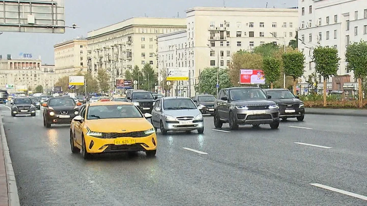 Вести-Москва Причиной пробки из такси стали ложные заказы