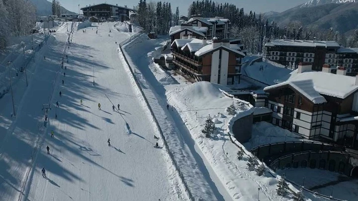 Sochi yüklemenin kayak merkezleri ilkbaharda bile yüksek kalır