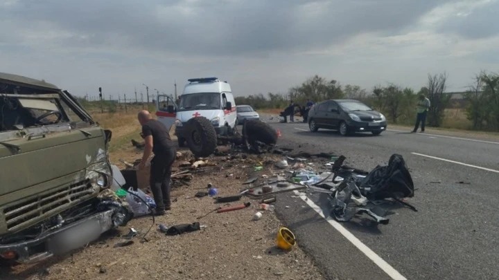 ЧП Водитель легковушки погиб в ДТП со встречным грузовиком на трассе М5