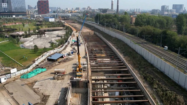 Вести-Москва Под Москвой-рекой ведется прокладка линии метро