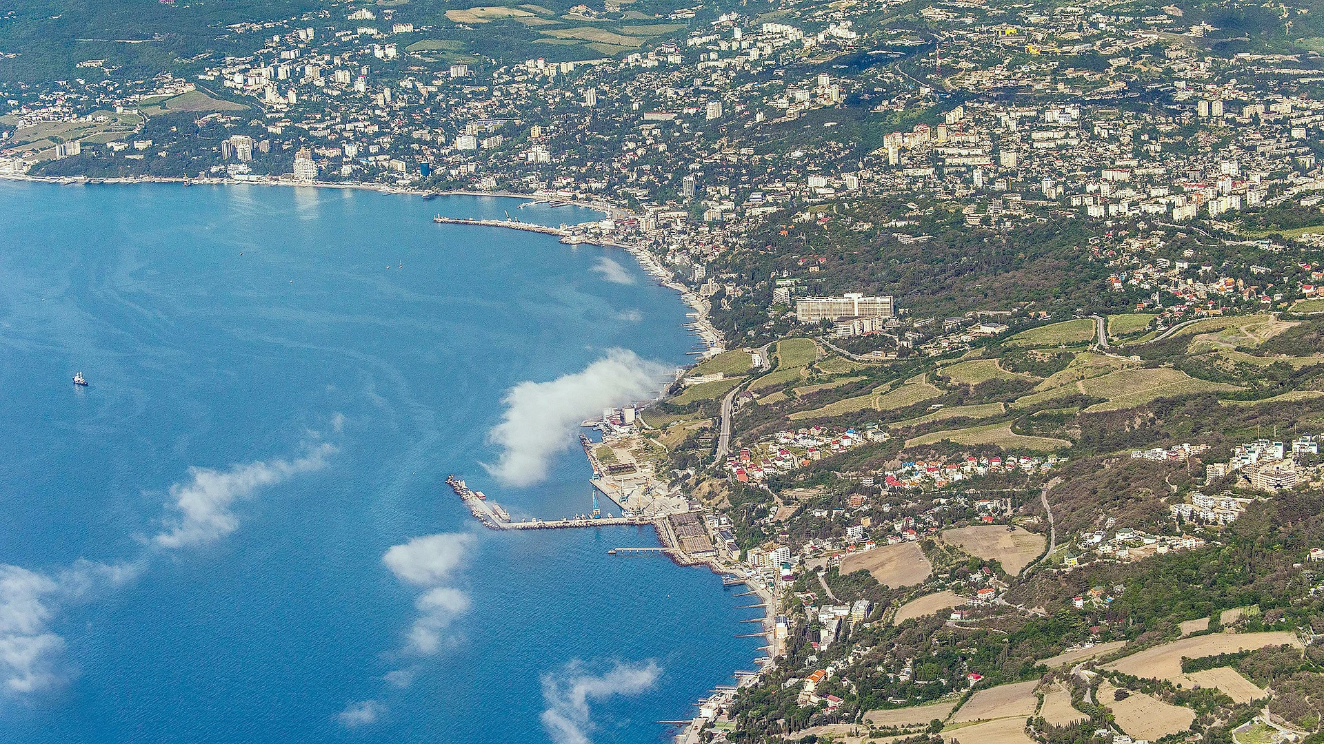 Квартира Зеленского в Крыму уйдет с молотка