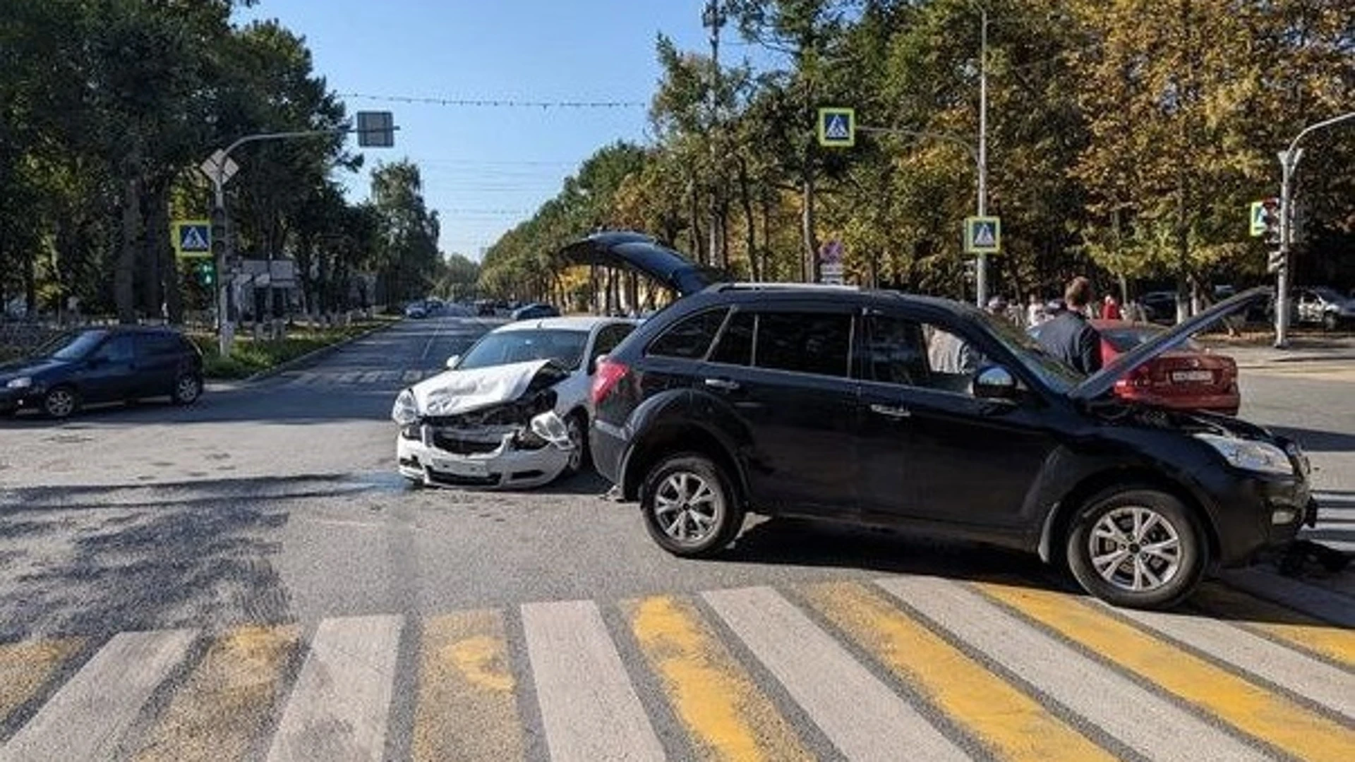 Две иномарки столкнулись на перекрёстке в Йошкар-Оле