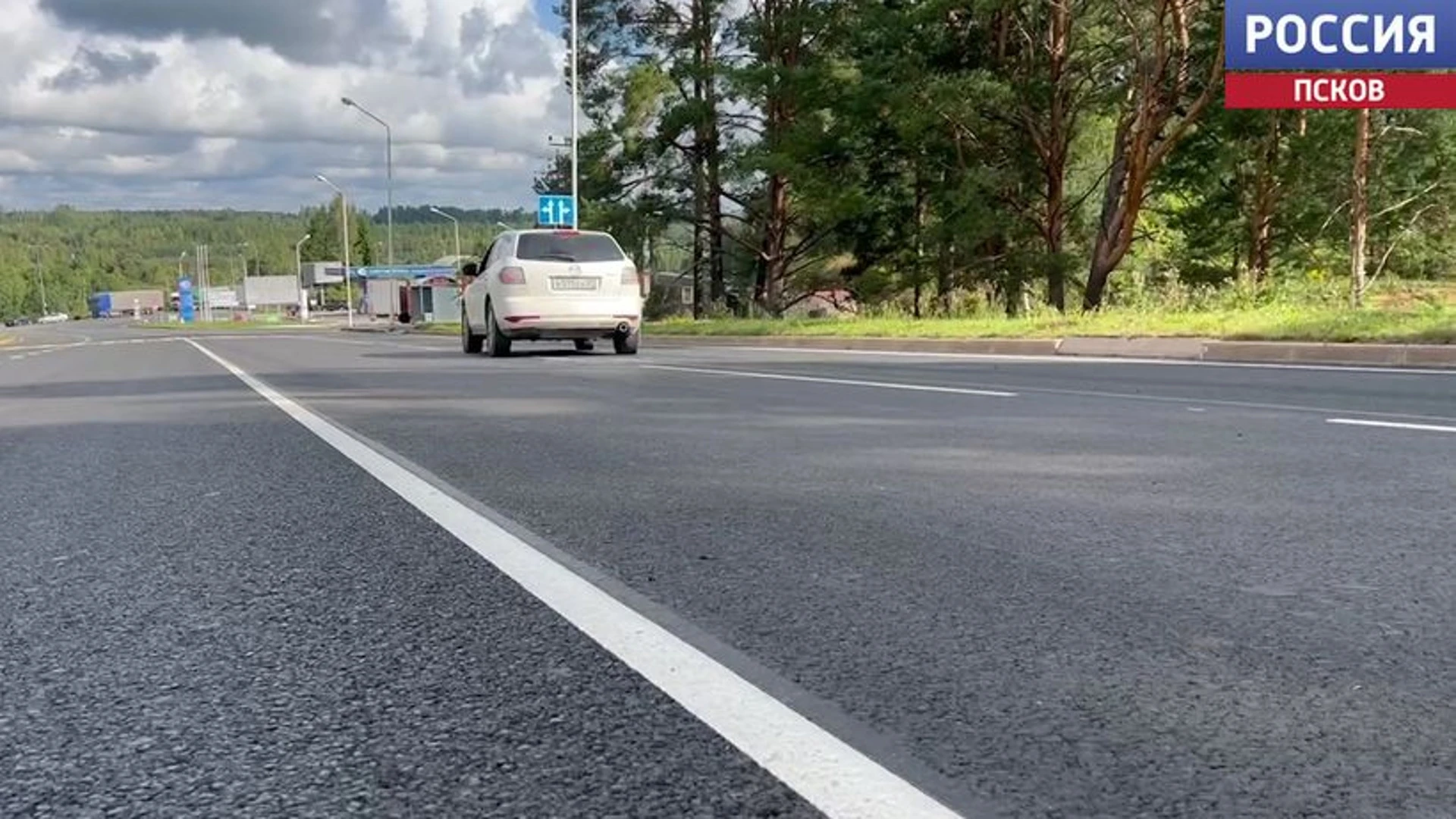 К юбилею Псково-Печерской обители привели в порядок дороги, которые ведут к древней святыне