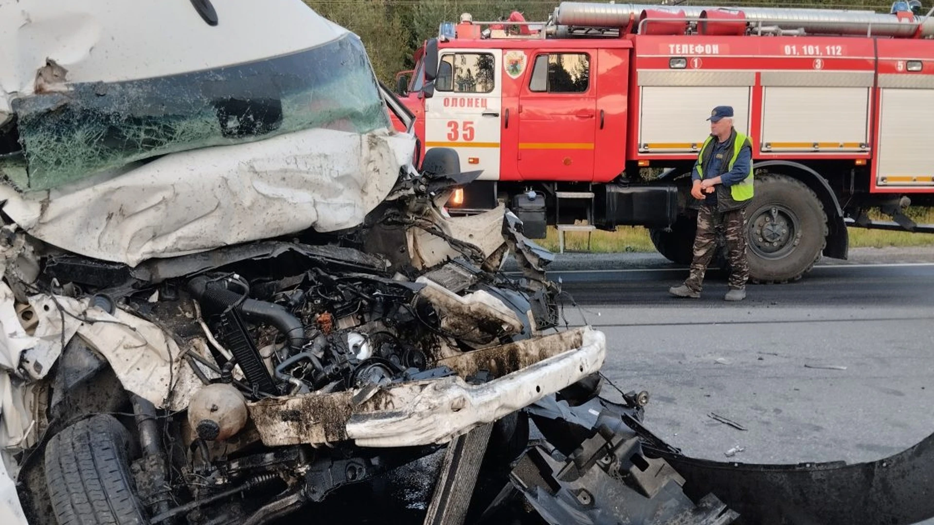 Восемь человек пострадали в массовом ДТП в Карелии