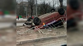 На Ленинградском проспекте в Ярославле перевернулась иномарка