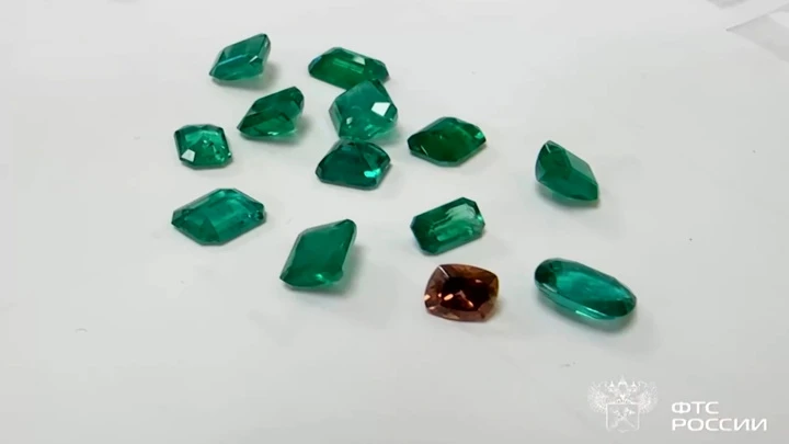 Drive. Tourist tried to bring emeralds in underwear to Russia