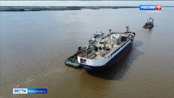 Вести. Хабаровск Проводили в самостоятельную жизнь. Первый краболов, построенный в Хабаровске, отправили в Приморье