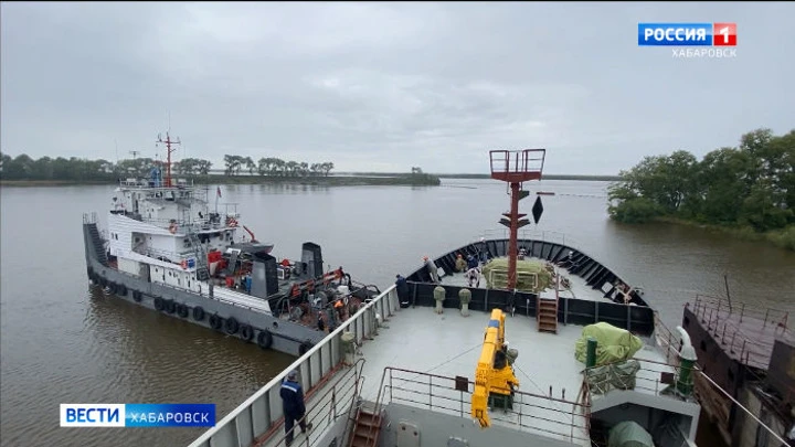 Вести. Хабаровск "Омолон" идет в Приморье. Первый краболов, собранный в Хабаровске отправился на достроечную базу