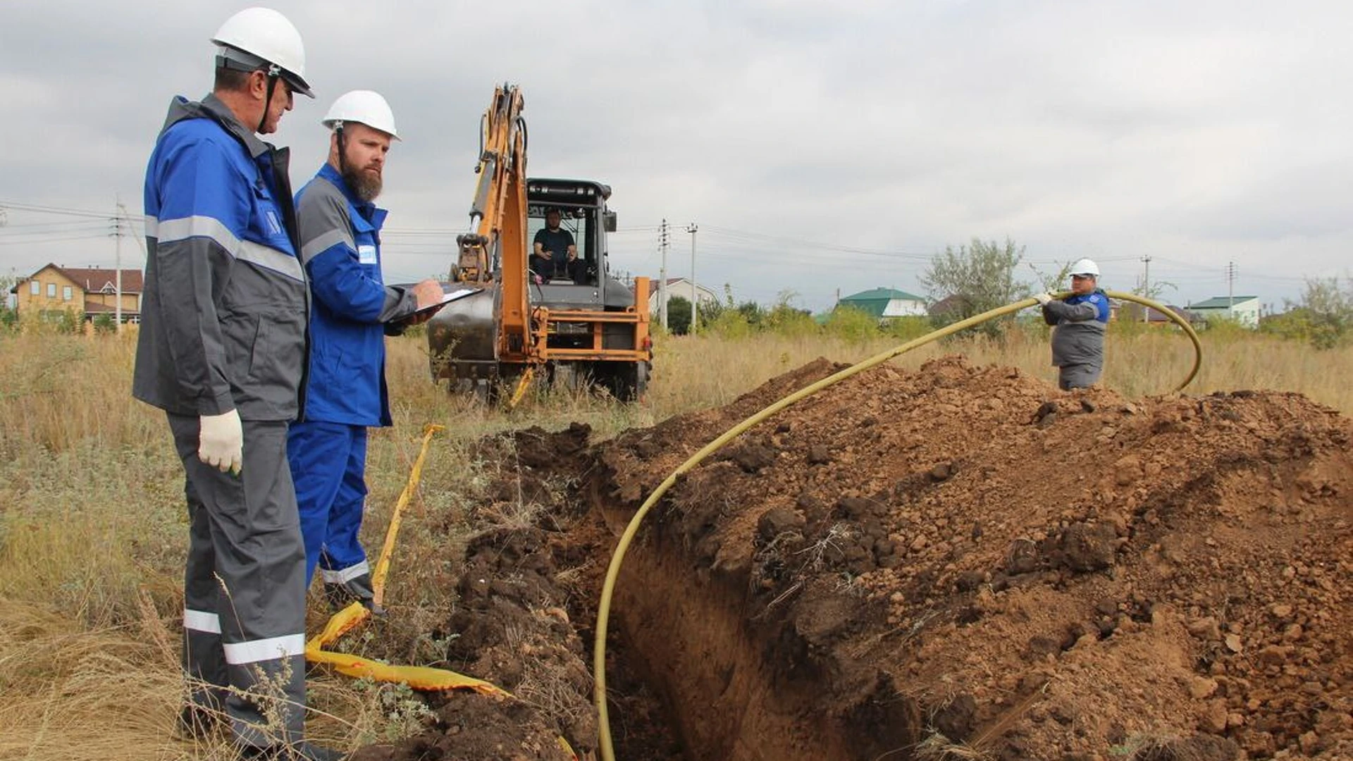 В Энгельсском районе началось строительство газовых сетей к участкам для многодетных семей