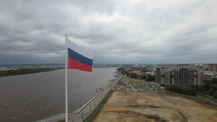 Вести – Амурская область В День государственного флага в Благовещенске появятся 19 новых семей