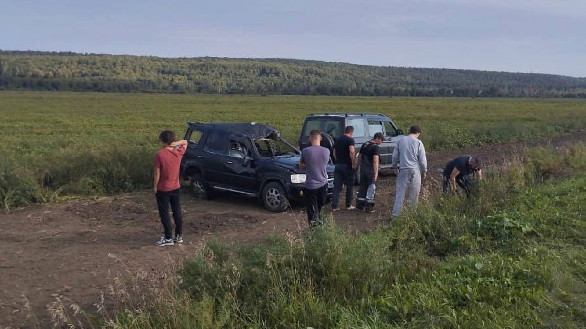 Четыре человека постарадали на томской трассе из-за опрокидывания автомобиля