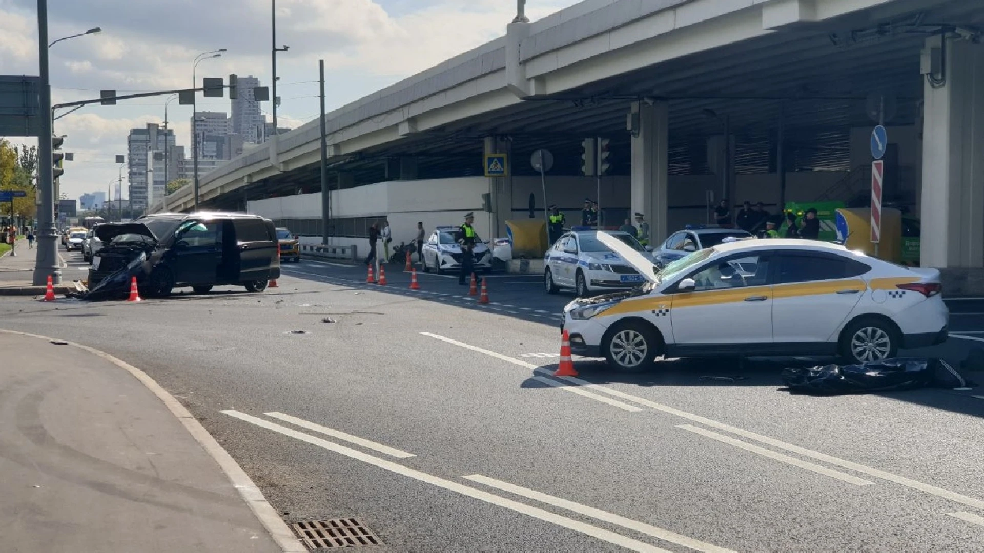 Смертельная авария с такси в Москве попала на видео