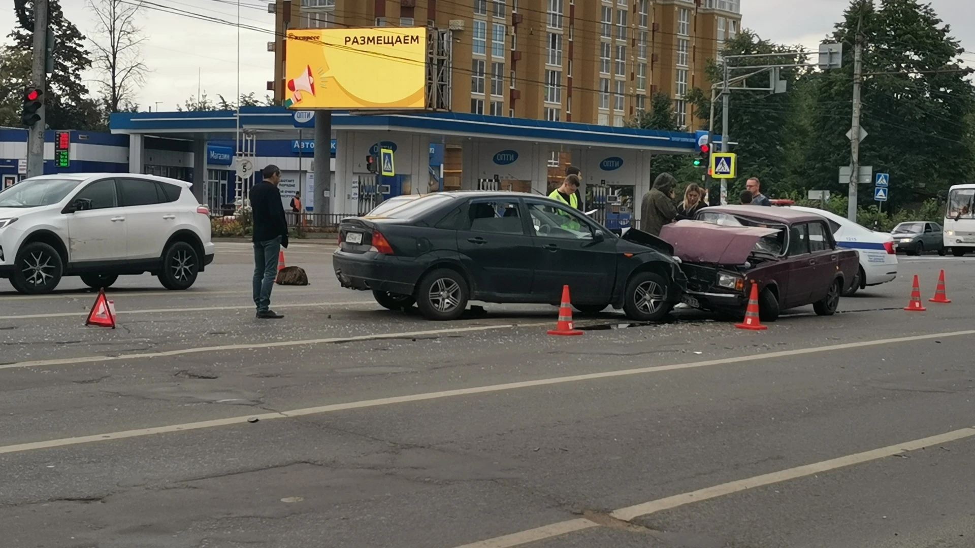 ДТП с участием 4 машин случилось в Иванове на перекрестке улиц Лежневской и Велижской