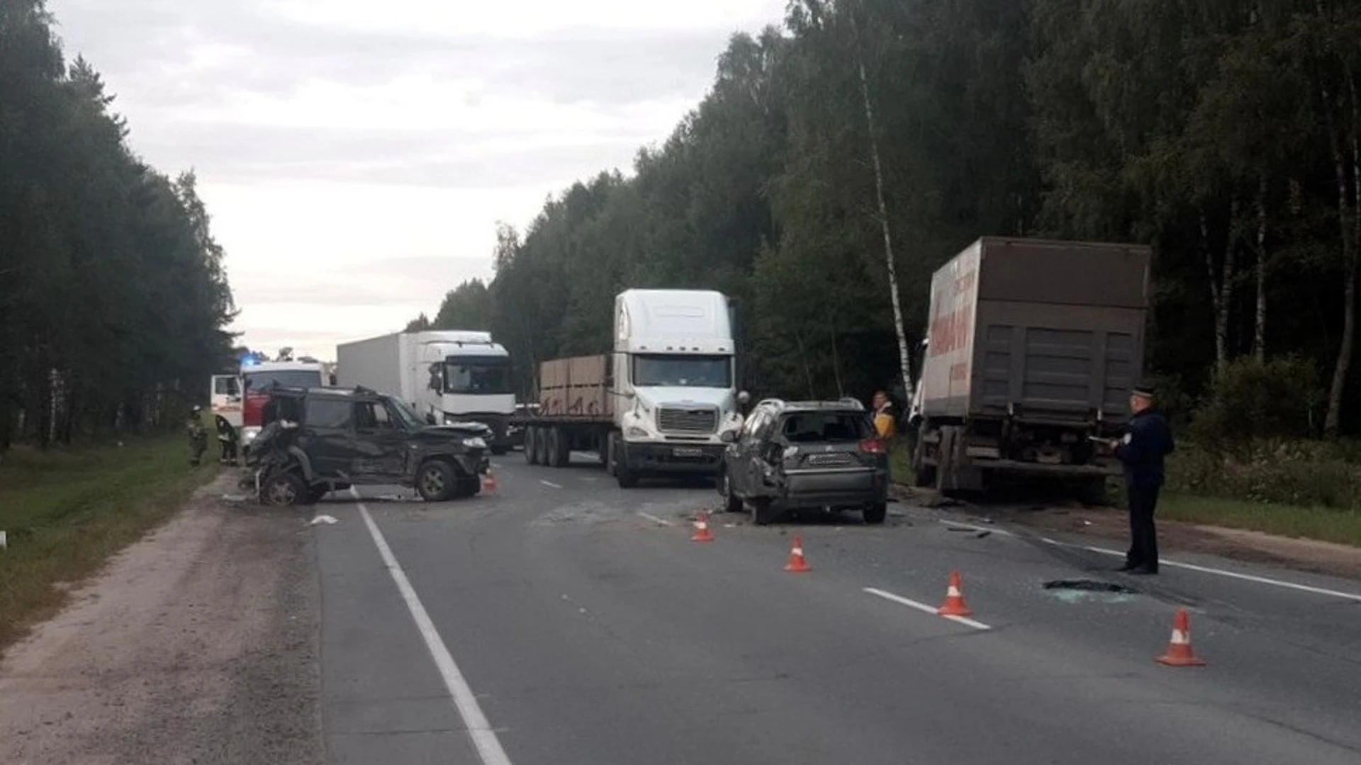 Пенсионерка попала в больницу после столкновения шести машин под Костромой