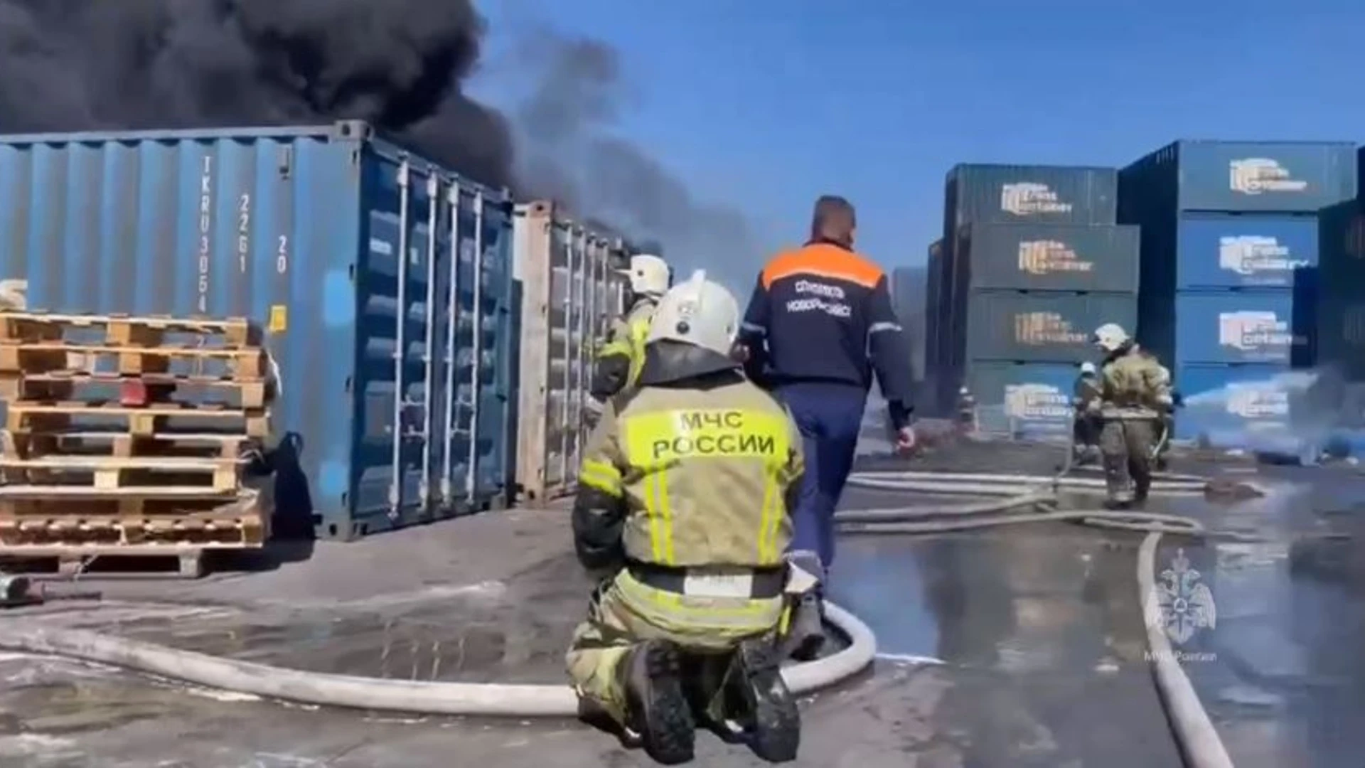 Пожар в Новороссийске удалось локализовать