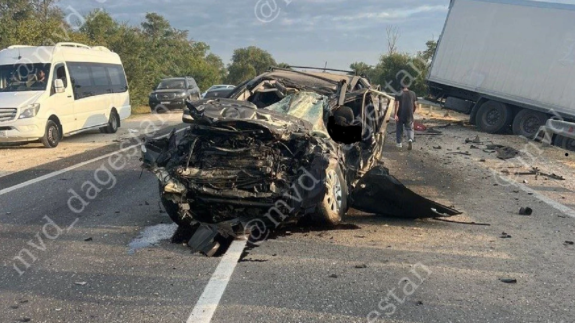 В аварии с фурой на федеральной трассе погибли четверо