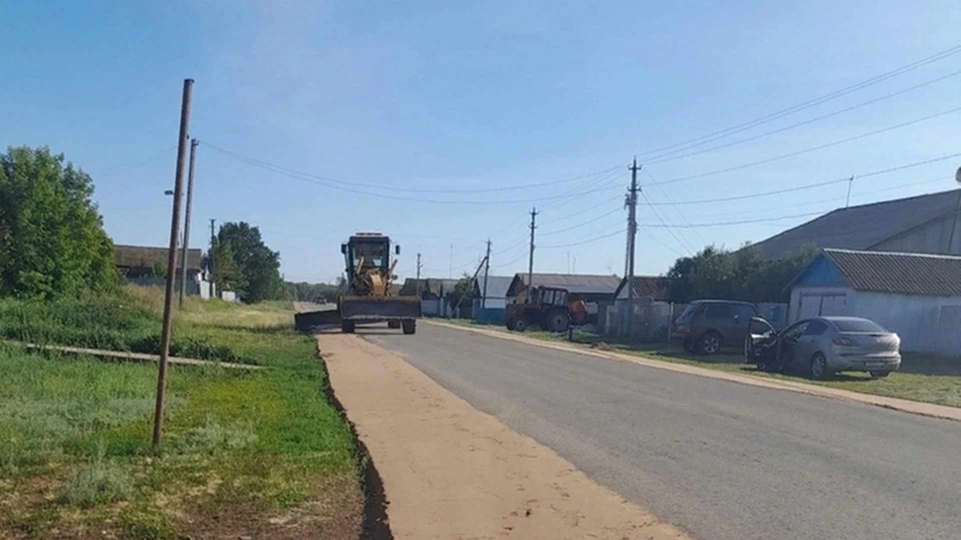 Сразу несколько дорог отремонтировали в Татищево в рамках инициативного бюджетирования