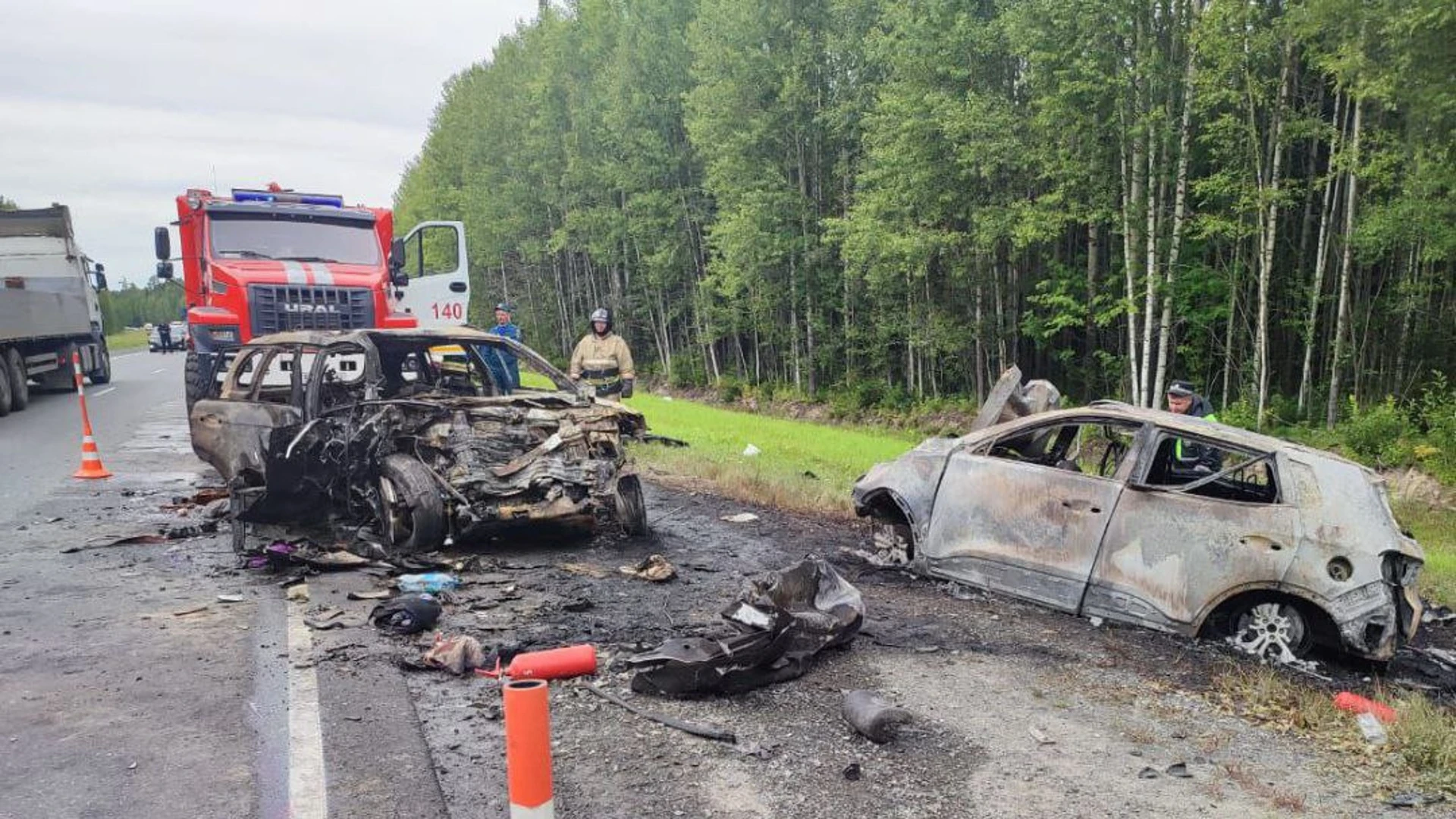 Три человека погибли в огненном ДТП в Тюменской области