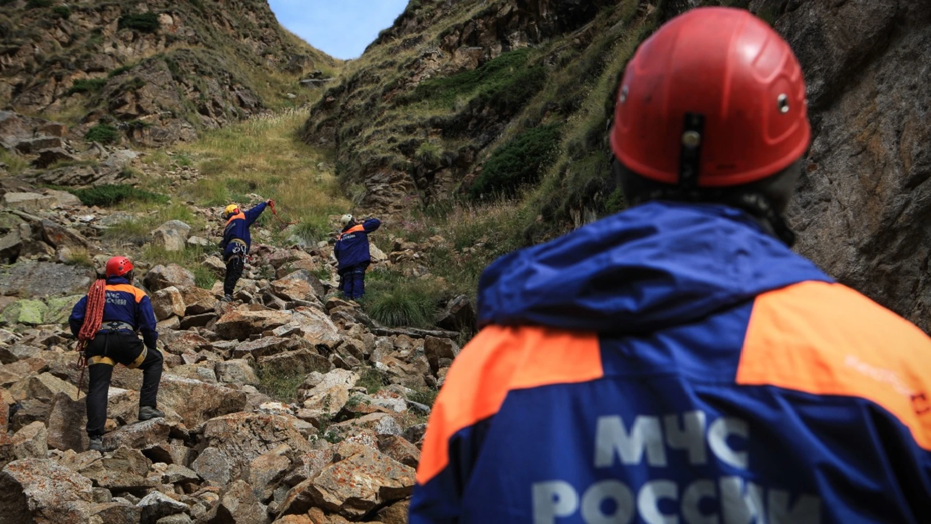 Тургруппы попали под камнепад в КБР, есть погибший и пострадавшие