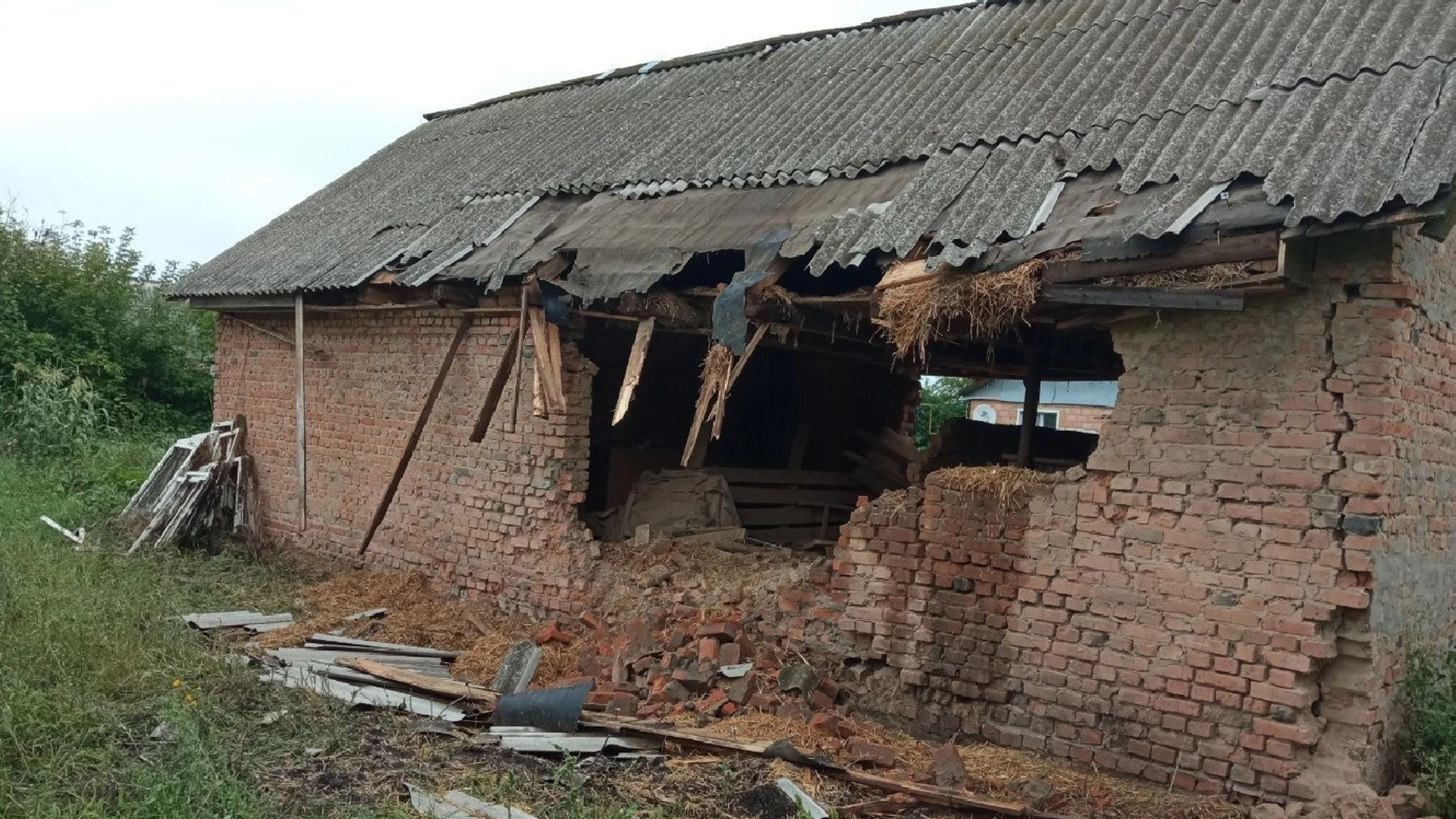 По селу в курском приграничье открыт огонь